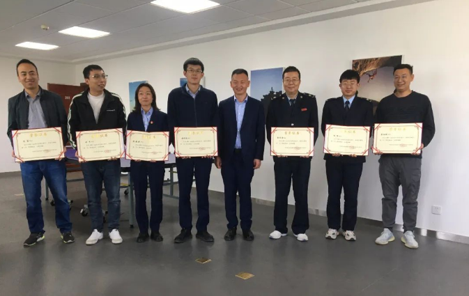 米兰官方网站-米兰MiLan(中国)
团委举办“庆五一、迎五四”球类联谊比赛(图3)